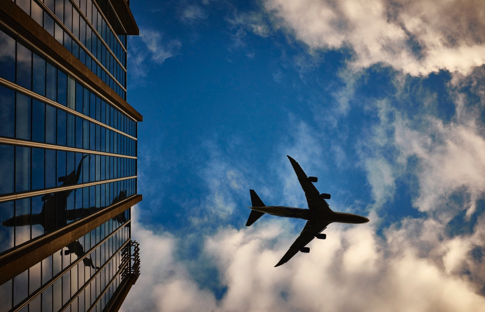 How to help your toddler cope when a parent travels for business - A rockstar wife’s perspective - Mi LegaSi