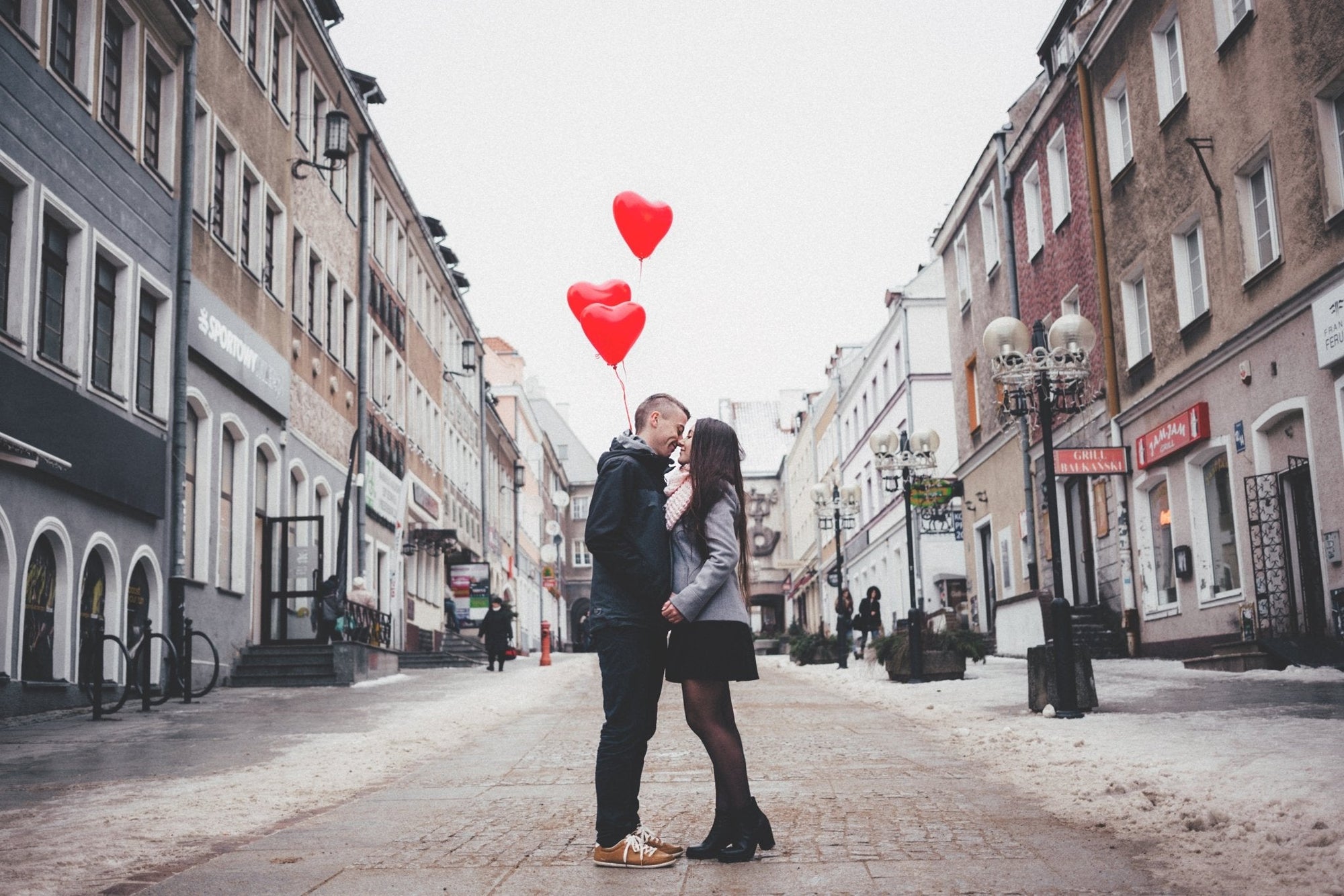 Celebrating tu Amor, Unique Couples Traditions you Can Start to Keep your Relationship Strong - Mi LegaSi